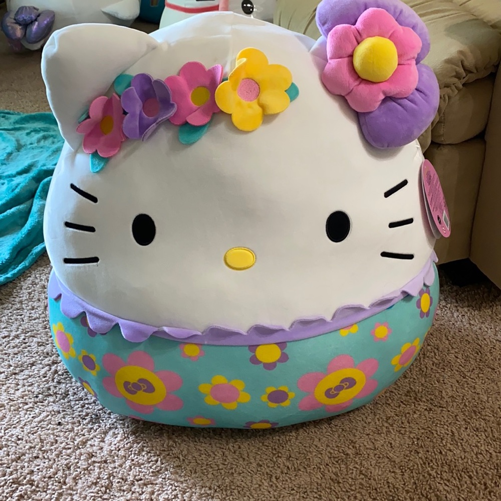 Hello Kitty Hawaiian Squishmellow